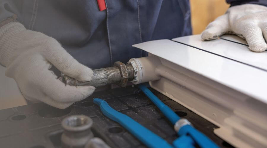 Professional emergency plumbing in El Paso, AR